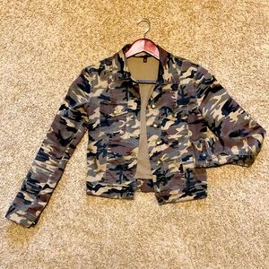 Jean jacket camo print